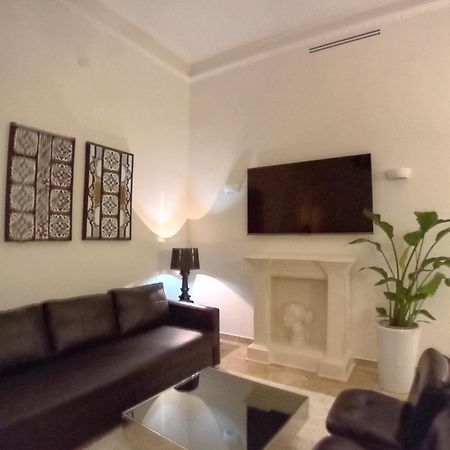 Bari Downtown Luxury Apartment Esterno foto